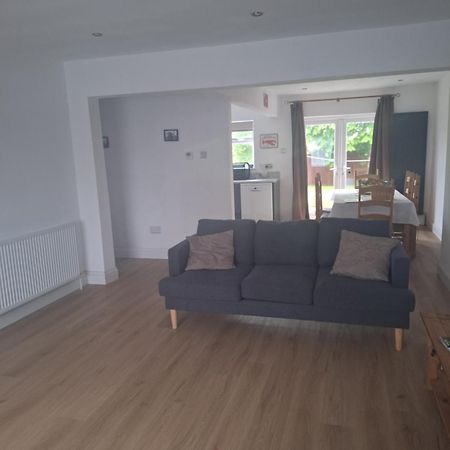 Cheltenham - 3 Bedroom, Parking, Disneyplus Exterior foto