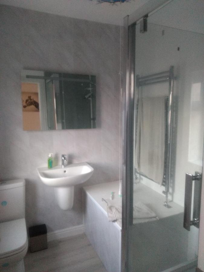 Cheltenham - 3 Bedroom, Parking, Disneyplus Exterior foto