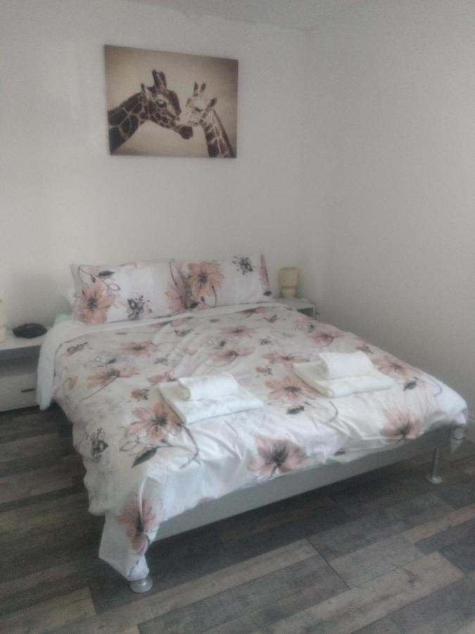 Cheltenham - 3 Bedroom, Parking, Disneyplus Exterior foto